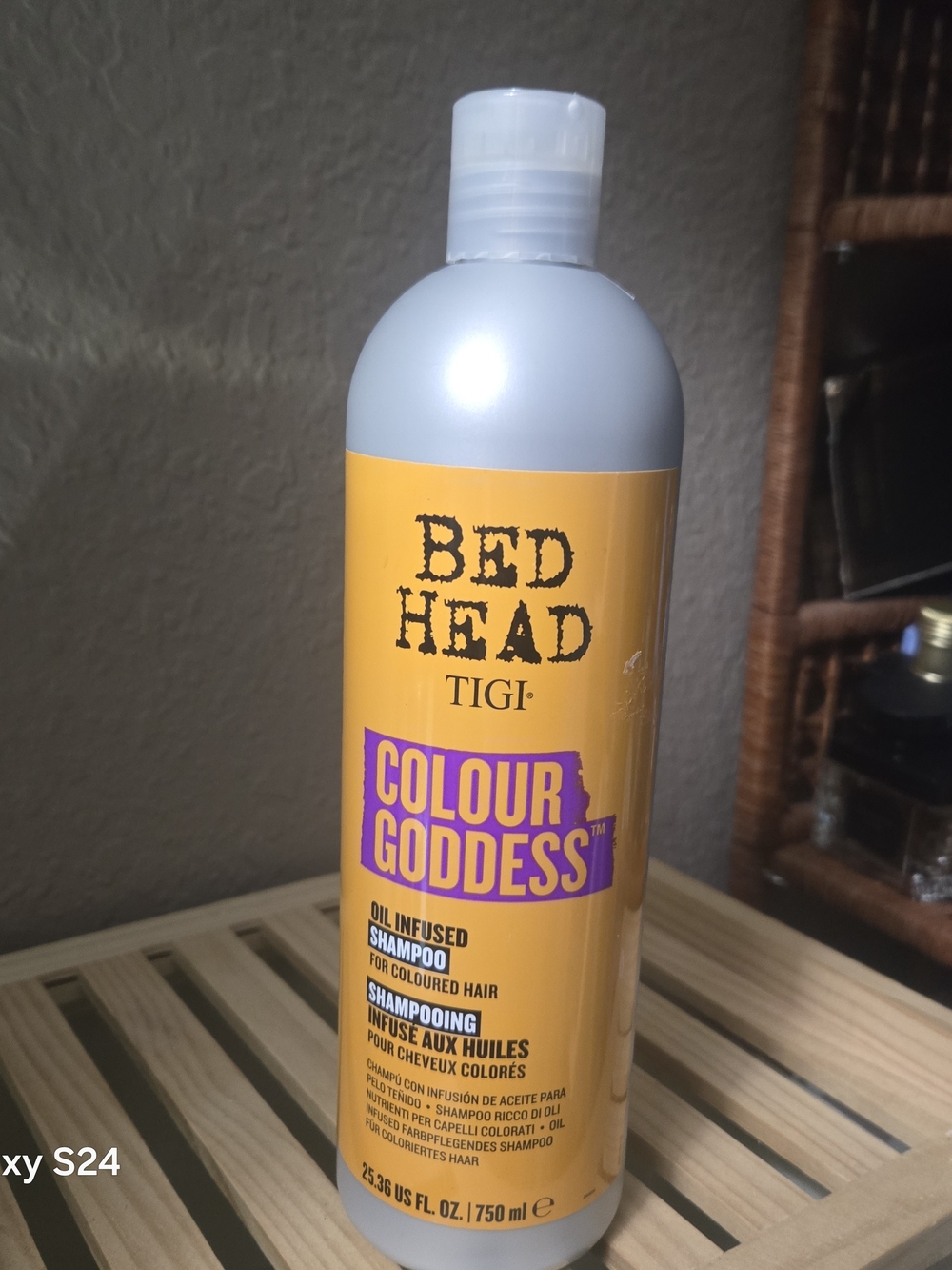 Bed Head Colour Goddess Oil Infused Shampoo - Yellow
